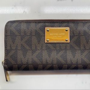 Michael Kors MK Wallet Large